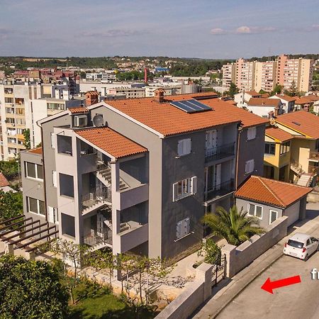 Apartment Flora Pula Ngoại thất bức ảnh