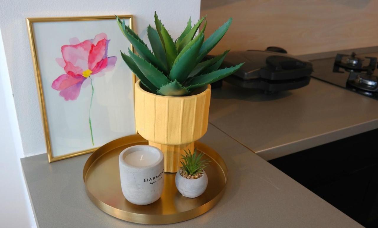 Apartment Flora Pula Ngoại thất bức ảnh