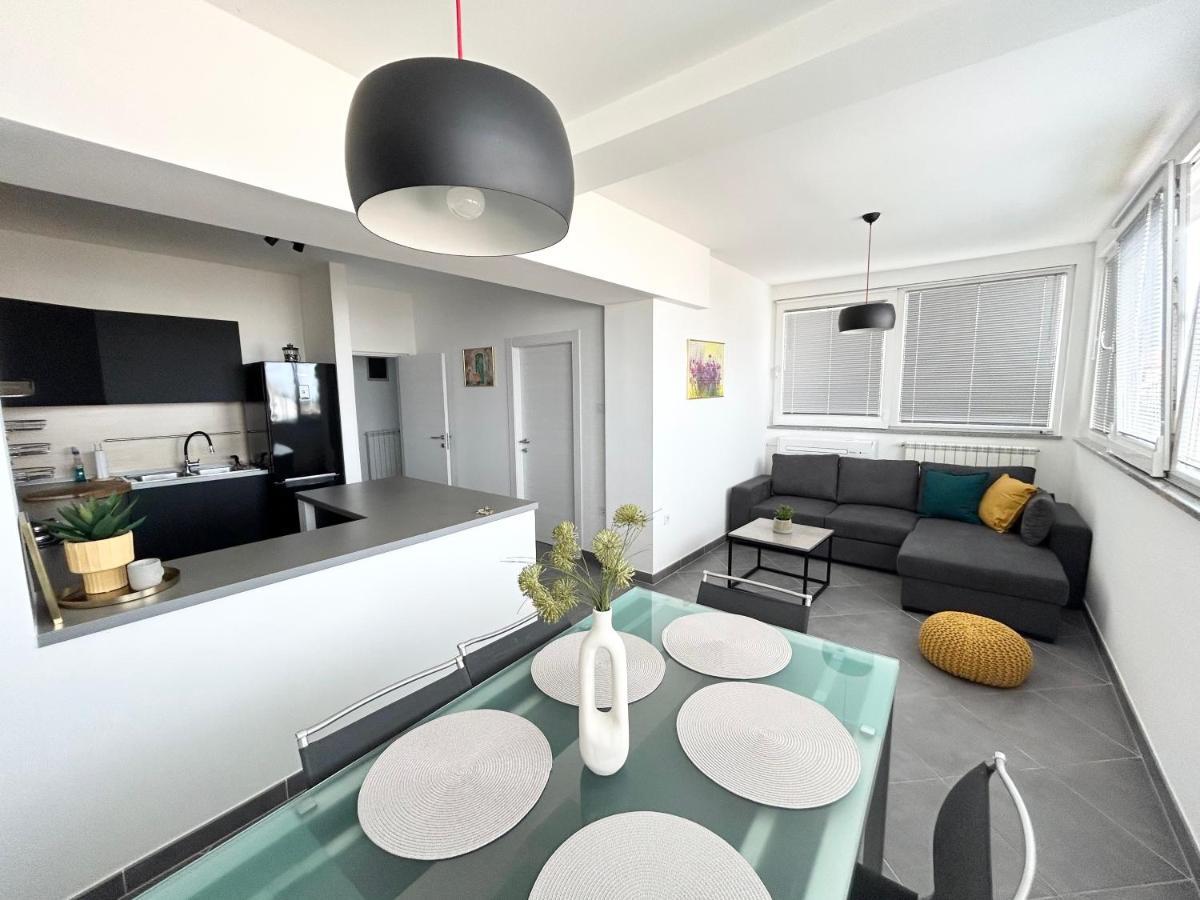 Apartment Flora Pula Ngoại thất bức ảnh