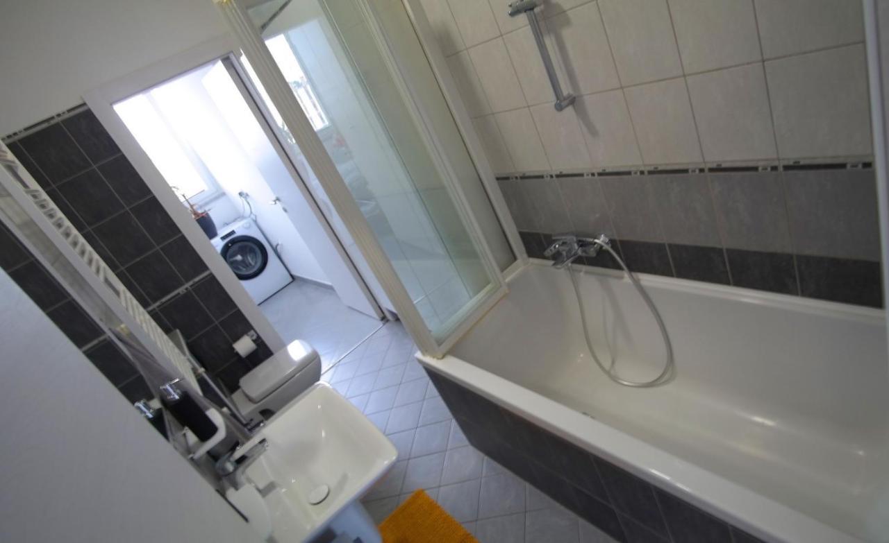Apartment Flora Pula Ngoại thất bức ảnh
