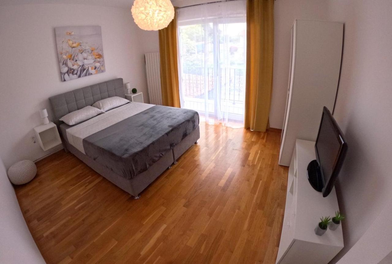 Apartment Flora Pula Ngoại thất bức ảnh